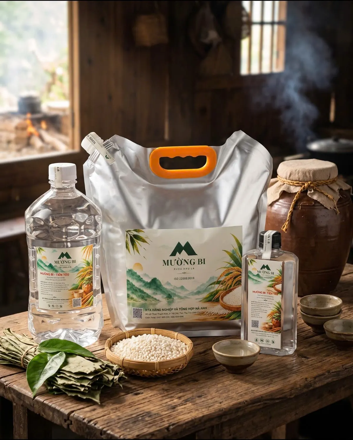 Bộ sản phẩm rượu men lá Mường Bi: túi 5 lít, chai 2 lít và chai 500ml