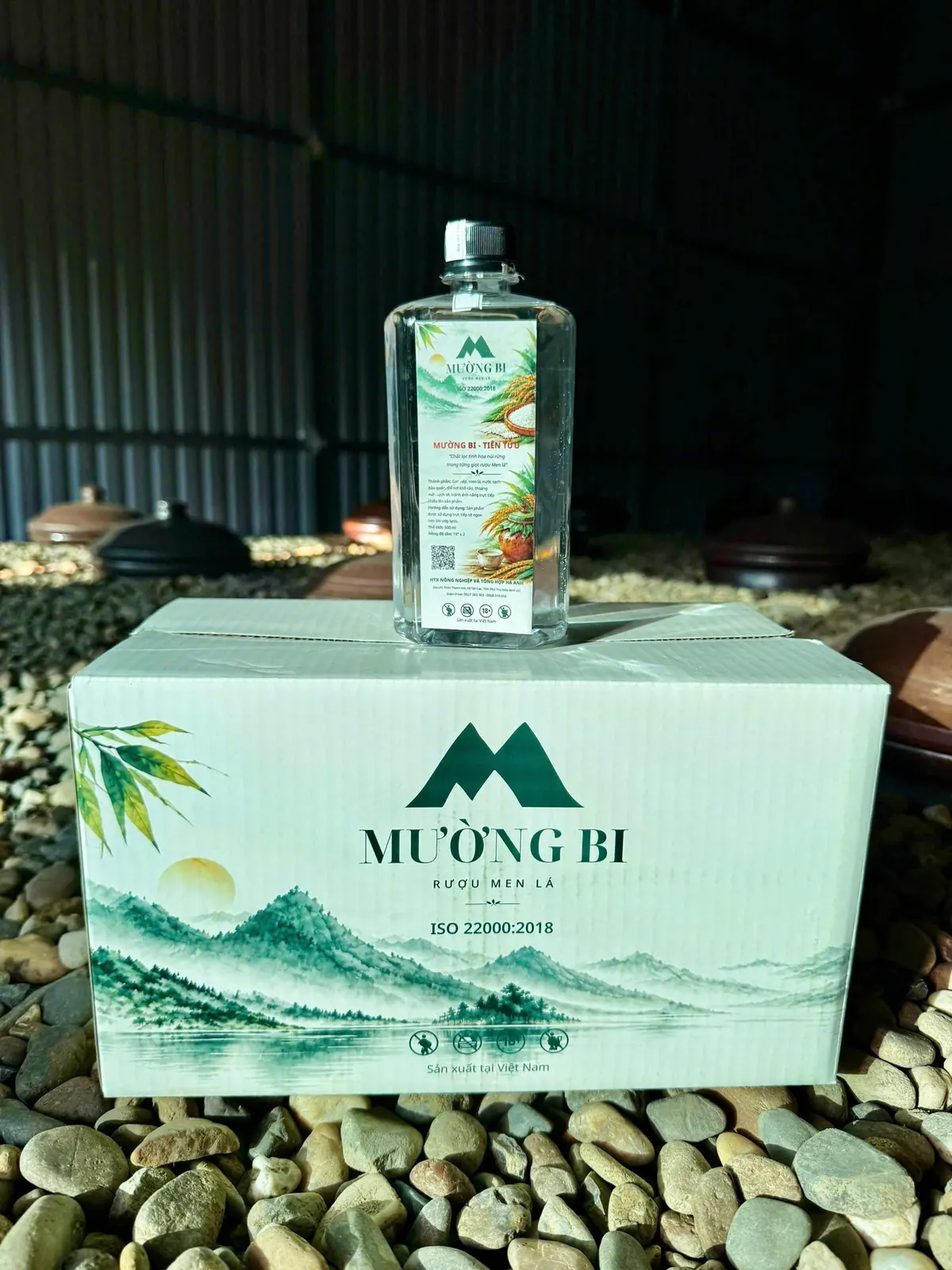 Chai 500ml và thùng rượu Mường Bi